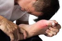 Why does my big toe hurt?